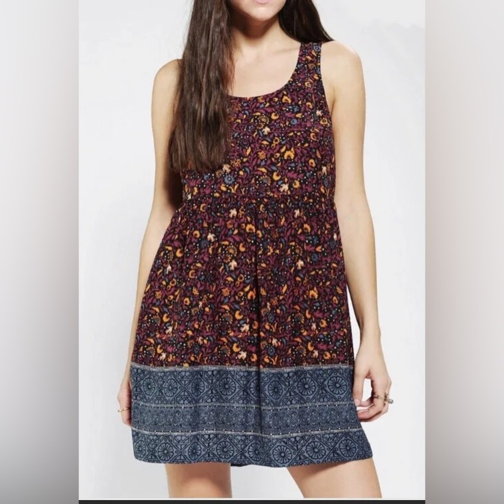 Ecote | Urban Outfitters sleeveless floral mini dress M